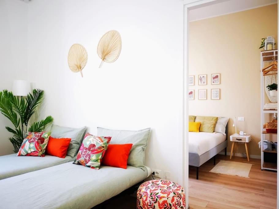 Sunny Flat 50 Meters From The Metro Appartement Milaan Buitenkant foto