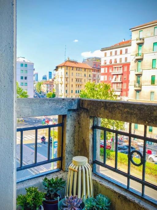 Sunny Flat 50 Meters From The Metro Appartement Milaan Buitenkant foto